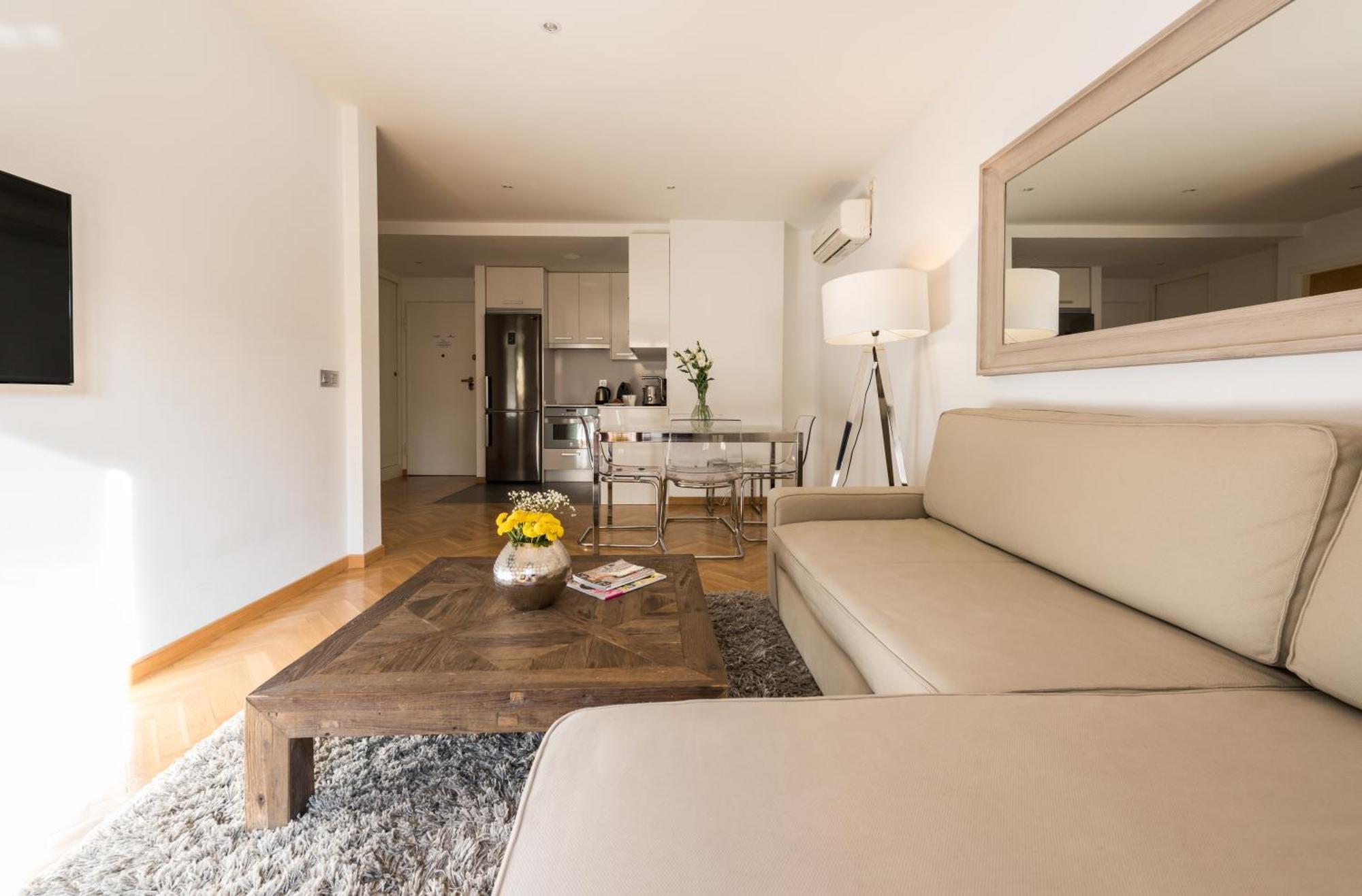 Downtown Urban Apartment มาดริด ภายนอก รูปภาพ