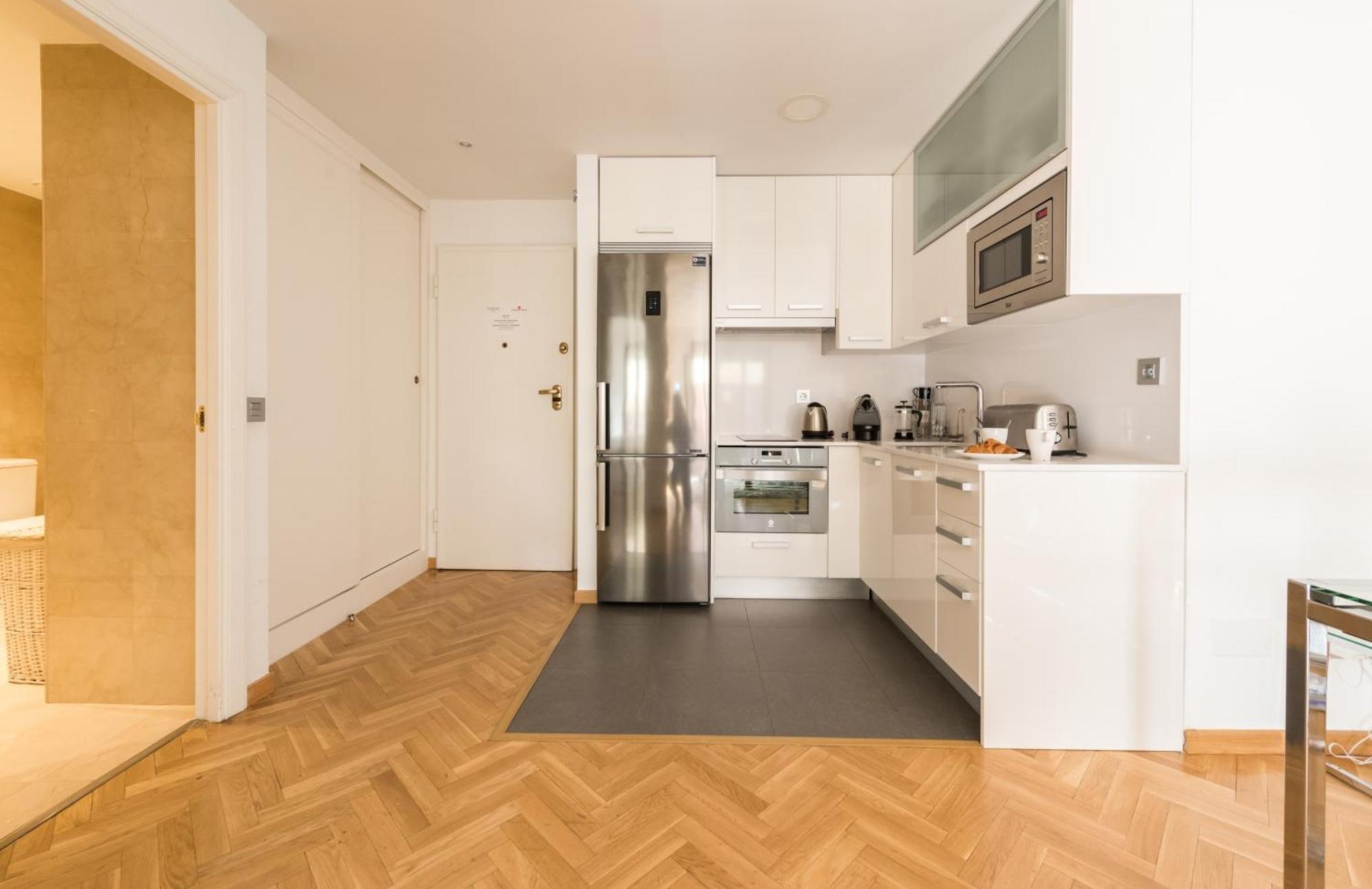 Downtown Urban Apartment มาดริด ภายนอก รูปภาพ