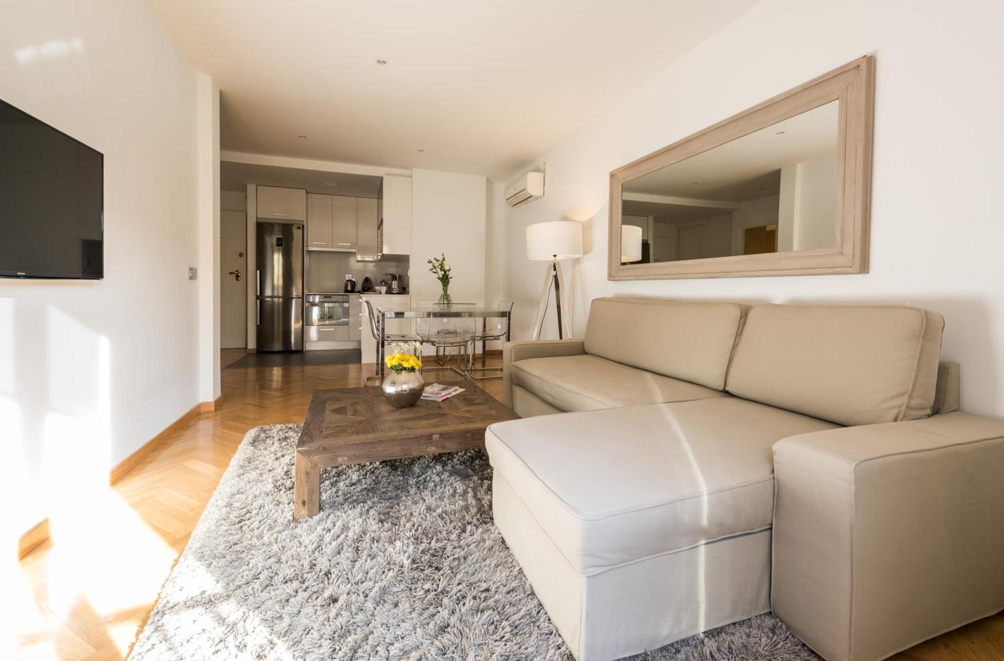 Downtown Urban Apartment มาดริด ภายนอก รูปภาพ